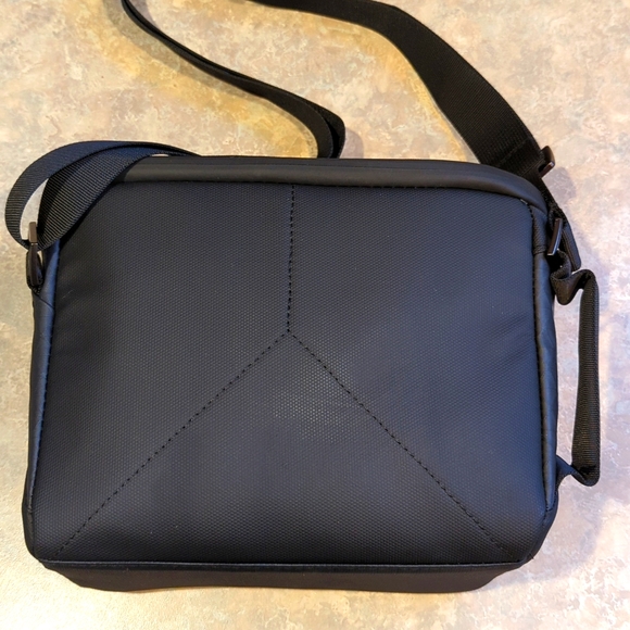 NWOT DJI Drone Carrying Case/Shoulder Bag - Picture 2 of 8